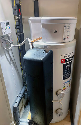 https://comohotwater.com.au/uploads/2025/06/electric-hot-water-system-70649.jpg