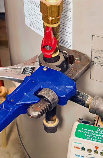 https://comohotwater.com.au/uploads/2025/06/hot-water-servicing-15633.jpg