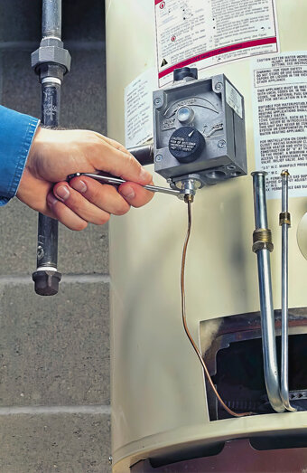 https://comohotwater.com.au/uploads/2025/06/hot-water-servicing-22242.jpg