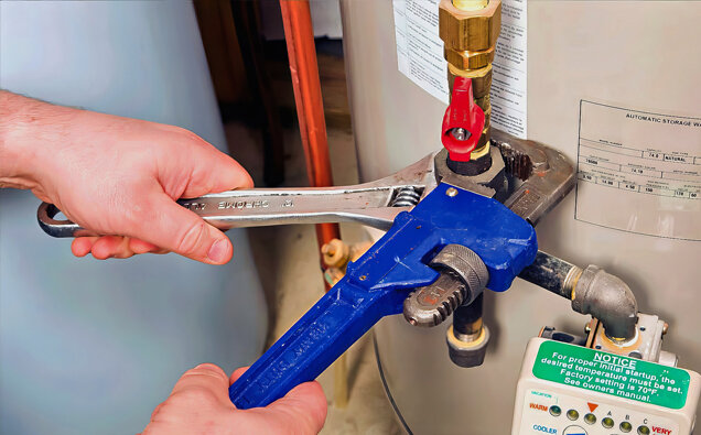 https://comohotwater.com.au/uploads/2025/06/hot-water-servicing-75260.jpg