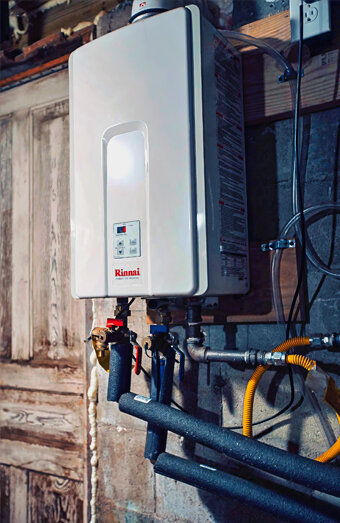 https://comohotwater.com.au/uploads/2025/06/hot-water-servicing-84983.jpg