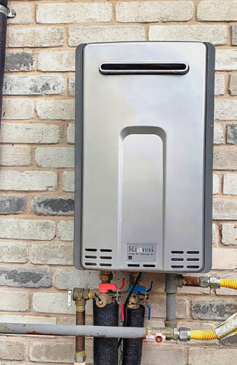 https://comohotwater.com.au/uploads/2025/06/instant-hot-water-systems-48570.jpg