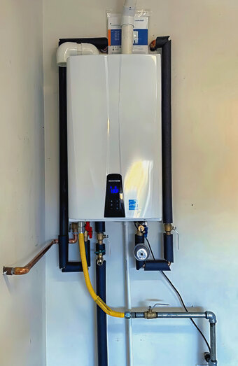 https://comohotwater.com.au/uploads/2025/06/instant-hot-water-systems-63860.jpg